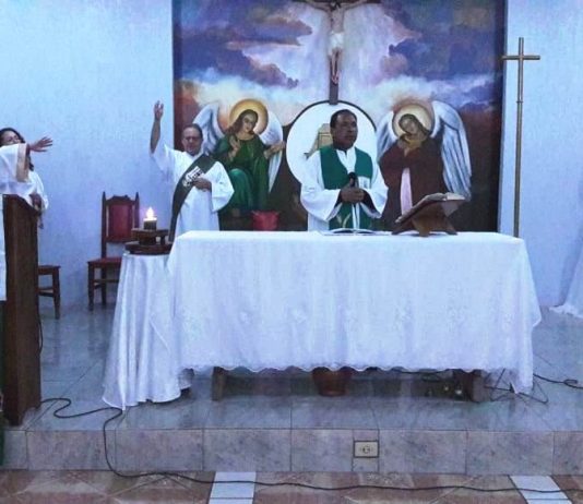 Igreja Católica realiza missa nos bairros de Itaquiraí; hoje será no Betel, ontem foi no Nova Esperança