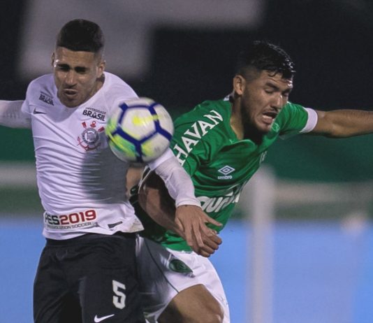 Corinthians não empolga, mas mostra poder de decisão para encarar o Flamengo