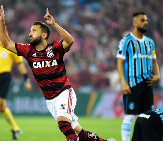 Flamengo vence o Grêmio por 1 a 0 e garante vaga na semifinal da Copa do Brasil