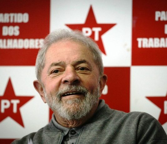 MP pede ao TSE que proíba Lula, condenado em 2ª instância e preso desde abril, a participar da campanha eleitoral e pede rejeição de candidatura