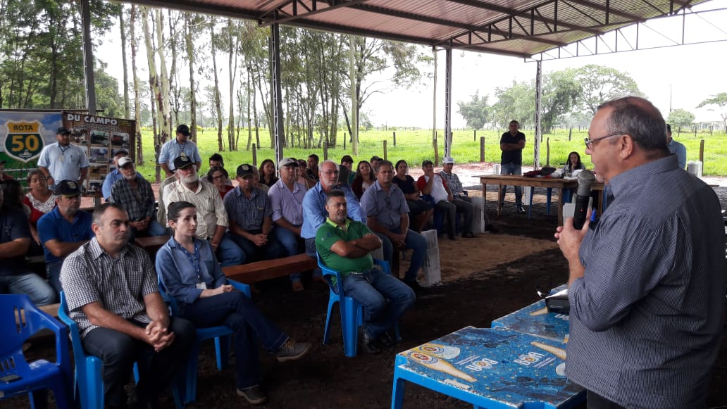 Prefeito Ricardo Fávaro ao abrir o Projeto Top 10 - Leite, hoje no Assentamento Indaiá. Foto: Guiomar Biondo