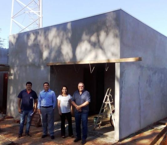 Prefeito Ricardo Fávaro conhece as futuras instalações da rádio Maracaí FM