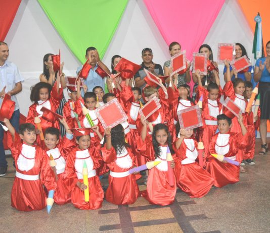 Creche CEI “Professora Marlene Kamakura” realiza Formatura do Pré III, com festa