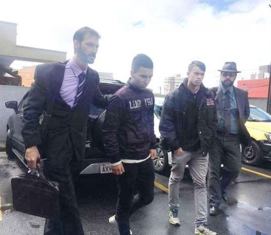 Jovens seguraram jogador Daniel para Brittes esfaquear e mutilar o atleta, diz MP