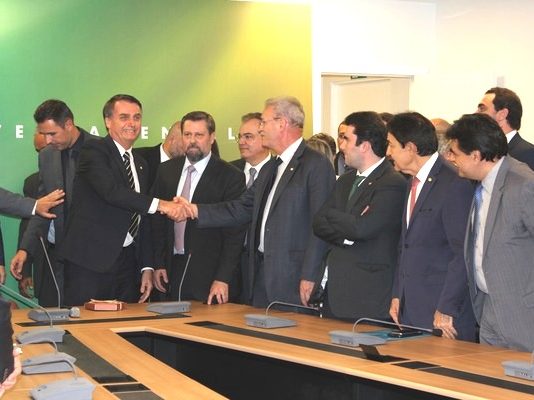 Bolsonaro garante a Geraldo Resende a implantação de Colégio Militar em Dourados