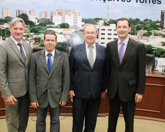 Vereadores de Dourados presos, são afastados pela Justiça e suplentes assumem hoje