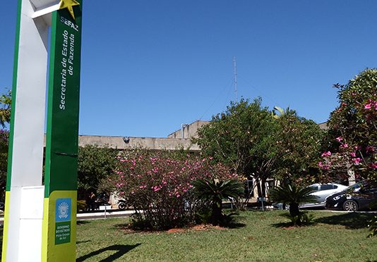 Governo de MS confirma em documento que não vai reduzir salários de servidores