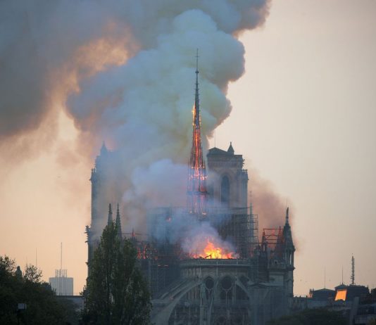 Doações para reconstrução de Notre-Dame somam US$ 900 milhões