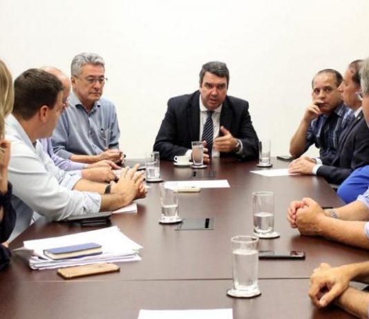 Reinaldo garante mais dois meses de abono para servidores públicos