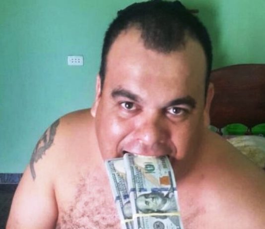 Paraguaio tirou foto com dólares na boca antes de ser morto em motel, no PY