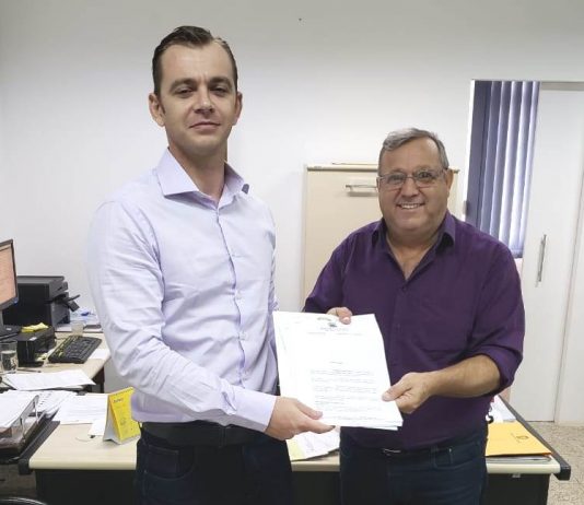 Prefeito Ricardo reivindica doação de veículos e caminhões à Receita Federal