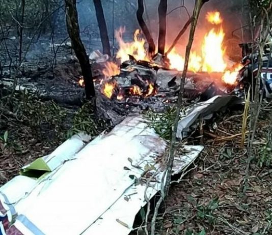 TRAGÉDIA: queda de avião mata médico e esposa logo após decolagem