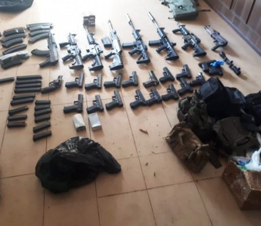 Polícia apreende grande quantidade de armas e munições em CG