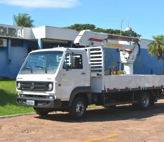 Com dinheiro da COSIP, Governo de Itaquiraí compra caminhão para manutenção da iluminação pública