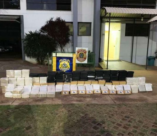 Ação conjunta apreende 556 quilos de cocaína em ônibus de turismo religioso