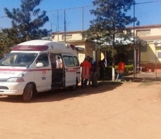Motim termina com 10 mortos e presos queimados e decapitados