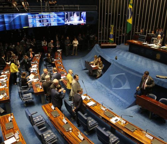 Senado derruba decreto que flexibiliza o acesso a armas