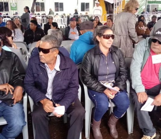Servidores de Itaquiraí são elogiados e ganham até presentes pelo atendimento carinhoso na Caravana de Saúde