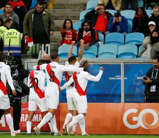 Peru vence Chile e faz final da Copa América com Brasil