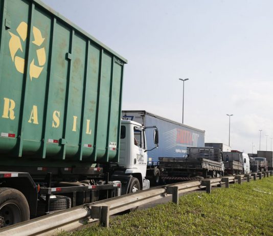 Após negociações, caminhoneiros dizem estar otimistas com acordo