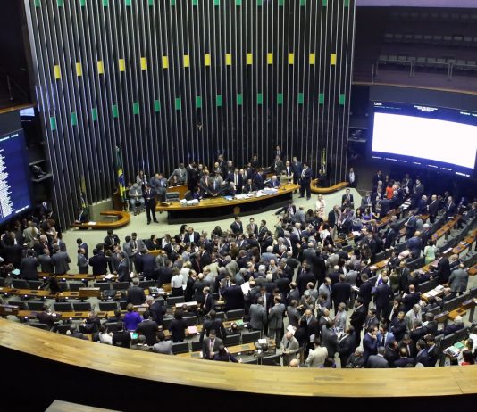 Câmara aprova regras especiais de aposentadoria de policiais da União