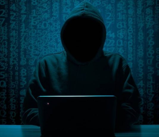 Hacker rouba dados de milhões de clientes de banco nos Estados Unidos