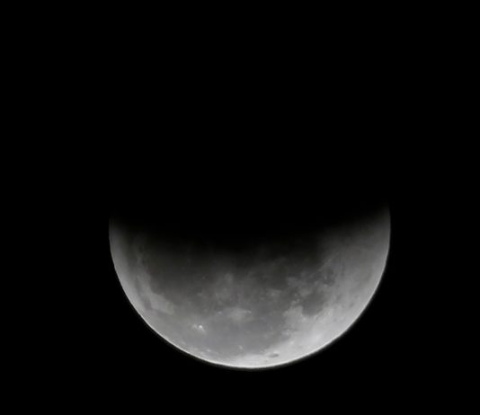 Eclipse parcial da Lua poderá ser visto em todo o Brasil; veja os horários