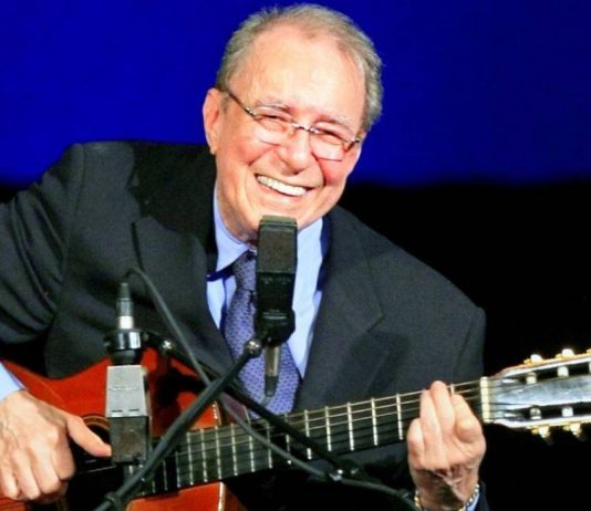 Velório de João Gilberto será nesta segunda-feira no Theatro Municipal