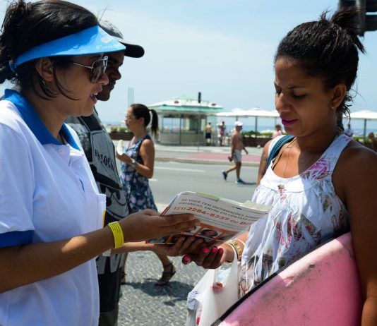 Setor de serviços cresce 0,8% de junho para julho no país, diz IBGE