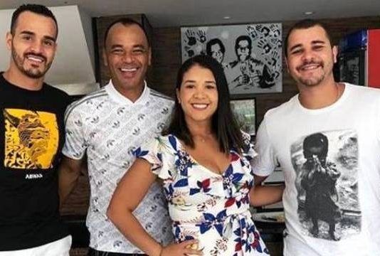 Filho de Cafu morre após sofrer infarto em jogo de futebol com amigos