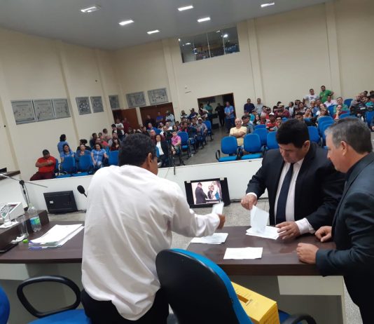 Câmara rejeita contas de Sandra Cassone; ex-prefeita fica inelegível por 8 anos