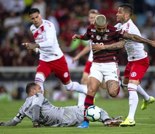 Flamengo vence Inter e amplia vantagem no Brasileiro
