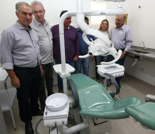 Rochedo: Reinaldo Azambuja entrega obra em posto de saúde e anuncia mais R$ 480 mil para reforma de hospital