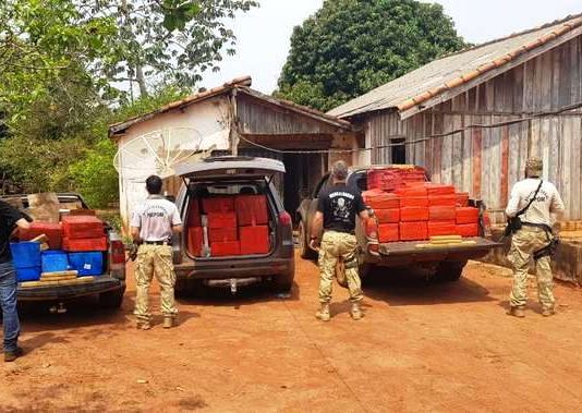 Polícia encontra quase duas toneladas de maconha dentro de depósito em assentamento de Itaquiraí