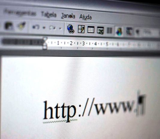 Criador da WWW propõe contrato para “consertar” internet
