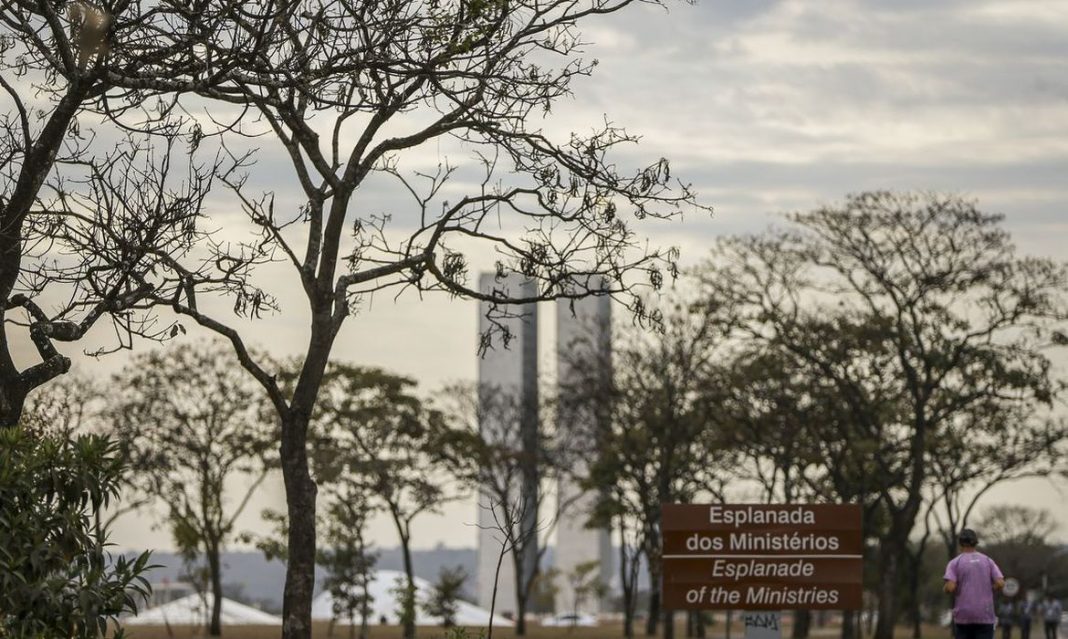 26-02 - esplanada dos ministérios