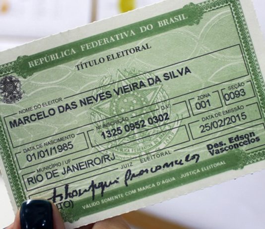 Eleitores podem regularizar ou atualizar o título de eleitor neste sábado