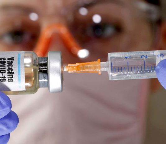 Covid-19: Reino Unido começa a vacinar população na próxima semana