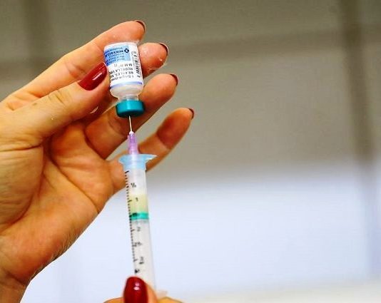 COVID-19: MS tem R$ 100 milhões para compra de vacinas, garante governador Reinaldo