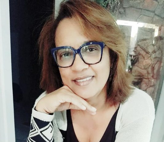 Professores de Naviraí prestam última homenagem à professora Carmem, vítima da Covid