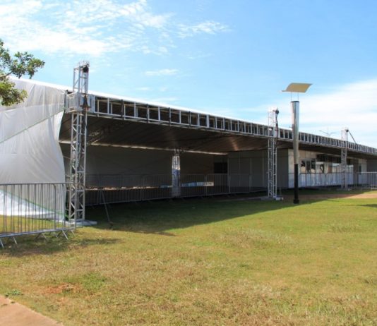 Rhaiza Matos e Geraldo Resende ativam ambulatório de campanha em Naviraí