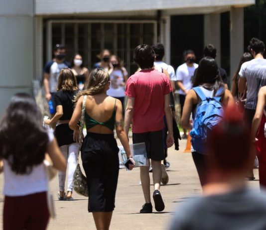 Covid-19: contágio não garante aos jovens imunidade para reinfecção