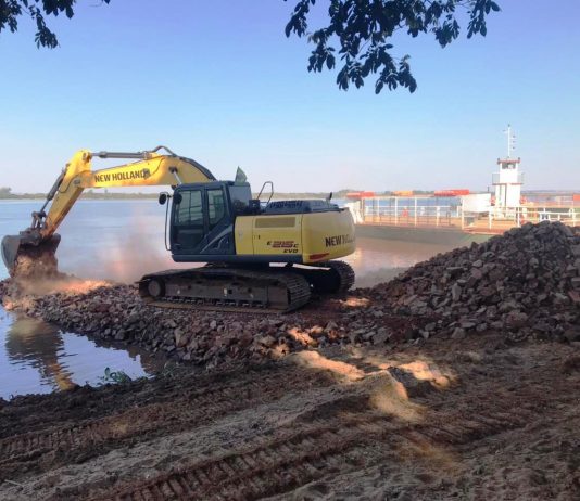 Prefeitura reconstrói rampa à margem do rio Paraná, no Porto Caiuá, em Naviraí