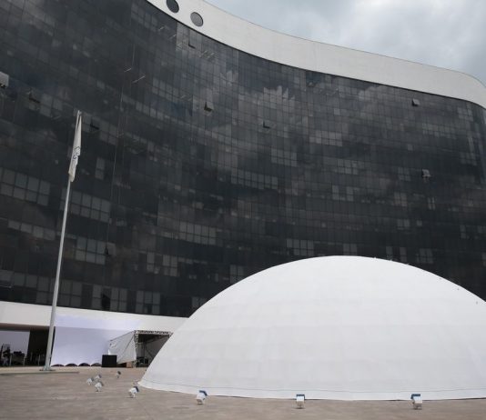 TSE antecipa vigência de assinatura eletrônica para criar partido