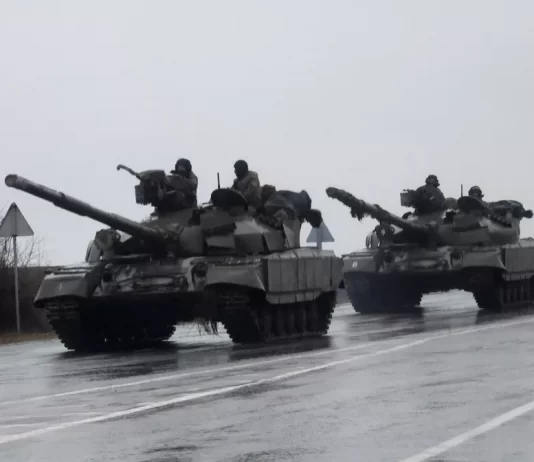 Rússia inicia ampla operação de invasão à Ucrânia; há explosões e movimentação militar em diferentes cidades