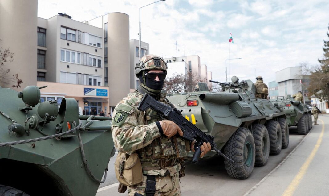 2022-02-25t105011z_1789031239_rc2yqs9e9v07_rtrmadp_3_ukraine-crisis-hungary-border