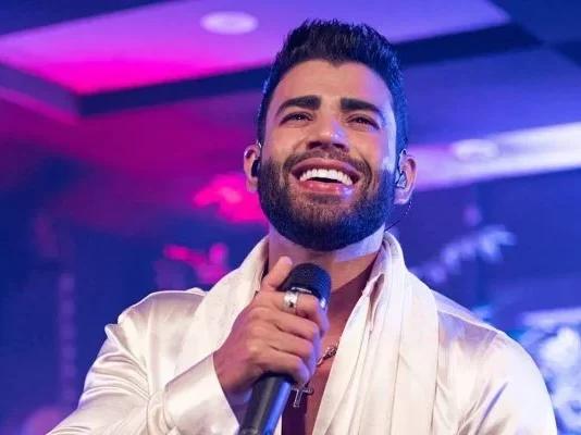 Em show, Gusttavo Lima se pronuncia sobre suposta filha de 16 anos; entenda a situação