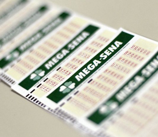 Mega-Sena acumula e prêmio pode chegar a R$ 55 milhões