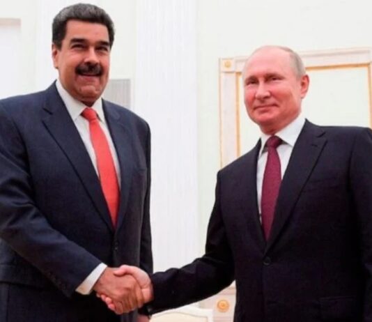 Maduro e Putin falam por telefone e tratam de fortalecer laços