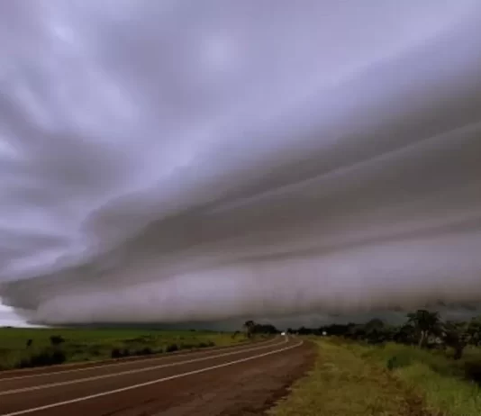 Nuvem extensa e escura se forma no céu de Campo Grande: alerta de tempestade, diz meteorologia